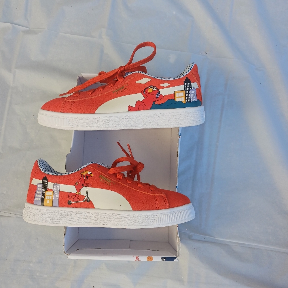 PUMA Sesame Street Edition Big Kid Shoes NEVER WORN. Size 3